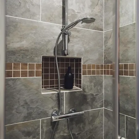 Apartment 70 Cour La Fontaine Chatel-Saint-Germain