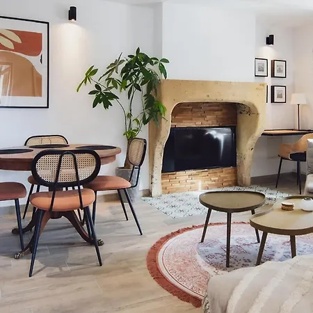 70 Cour La Fontaine Апартаменты *